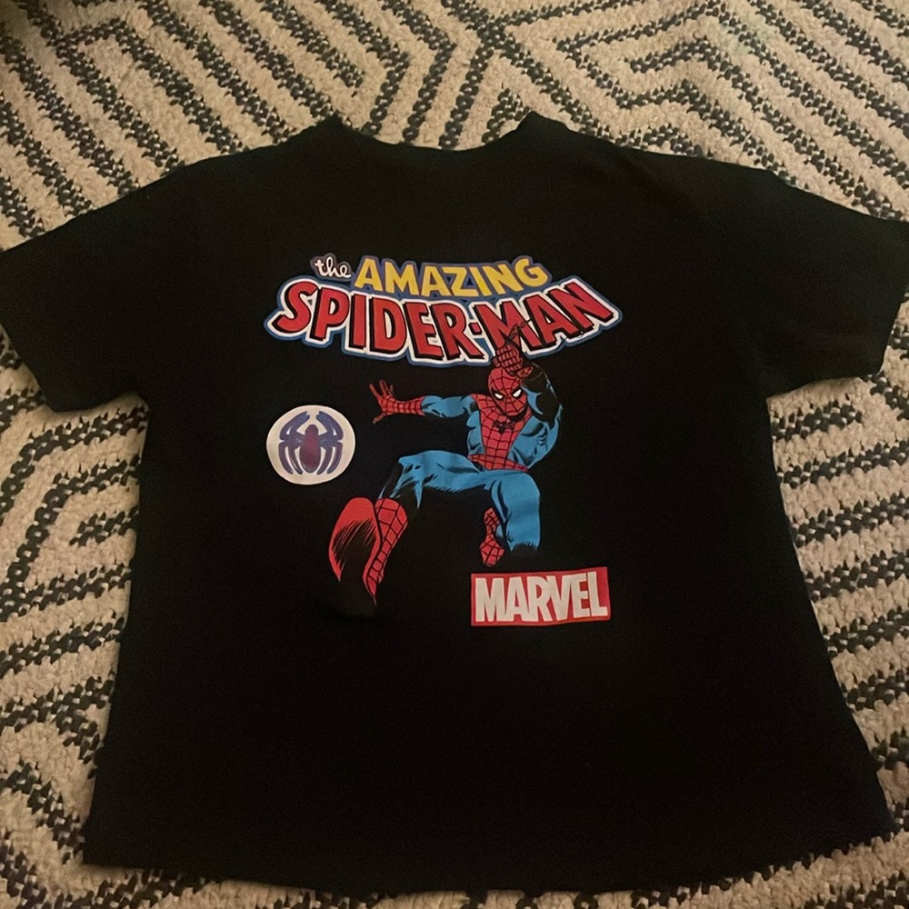 7/8 marvel kids shirt, great fit, comfortable material